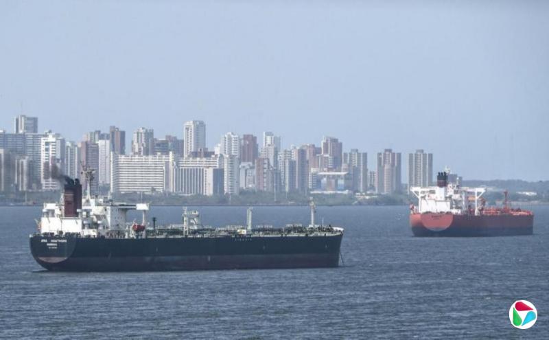 �׹����������ִ�Ա�򱻴�����������