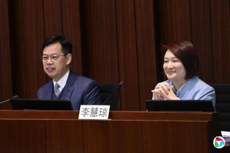 ��ѡ��������ϯ �������н������21���Ԫ