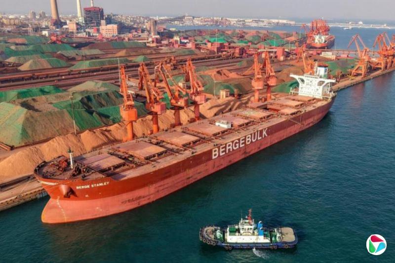 中国2025年创万亿美元贸易顺差