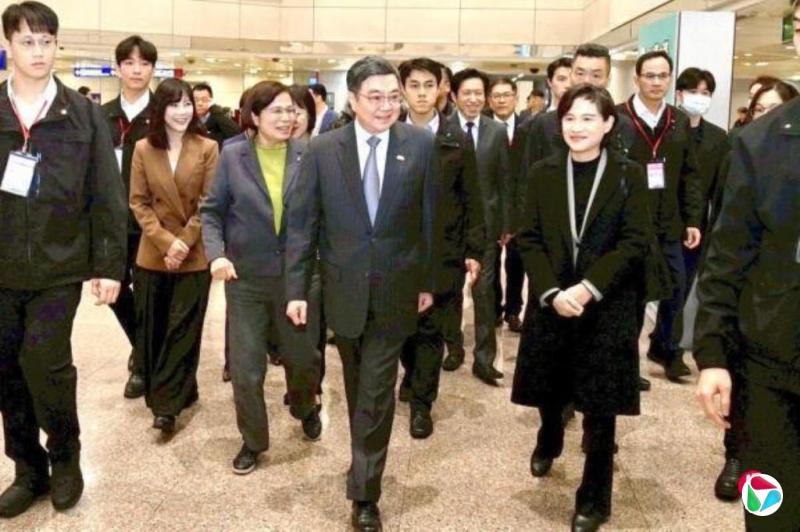 �������̨����̸����ȡ����Ѿ���λ�� ��Ұ������Ϳ�̨��