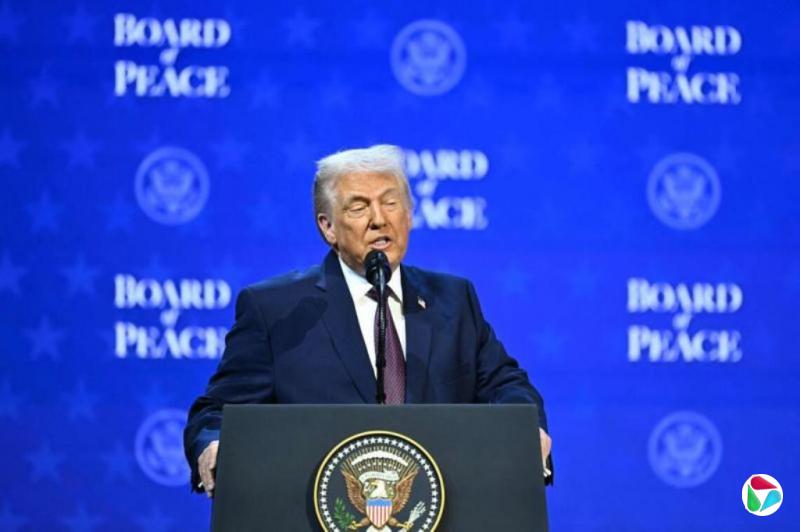 �������ڴ���˹ǩ�𡰺�ƽίԱ�ᡱ�³�