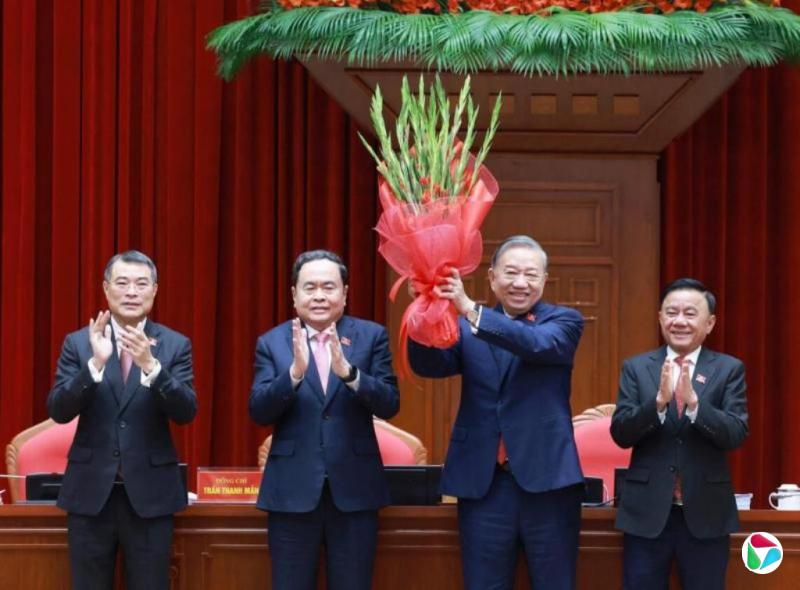 ���ֵ�ѡԽ����������� ��Ȩ���վ���Ϊ��