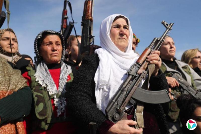 君不见:持枪守家园 大妈也有责