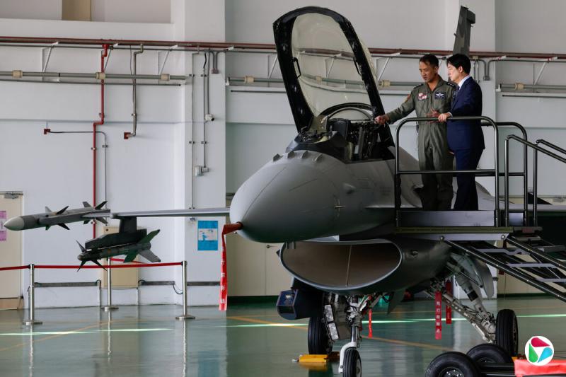 2025�̨꣬����ͳ������Ӳ�̨��̨���վ�����ʱ���F-16ս������ʻ�ա���������Ӿ��ѵ������⵽�˷��Ե���Ա�������