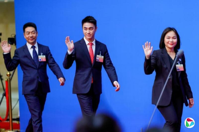 ���Ŷ������Ӻ�����κ���ʡ��ЭίԱ