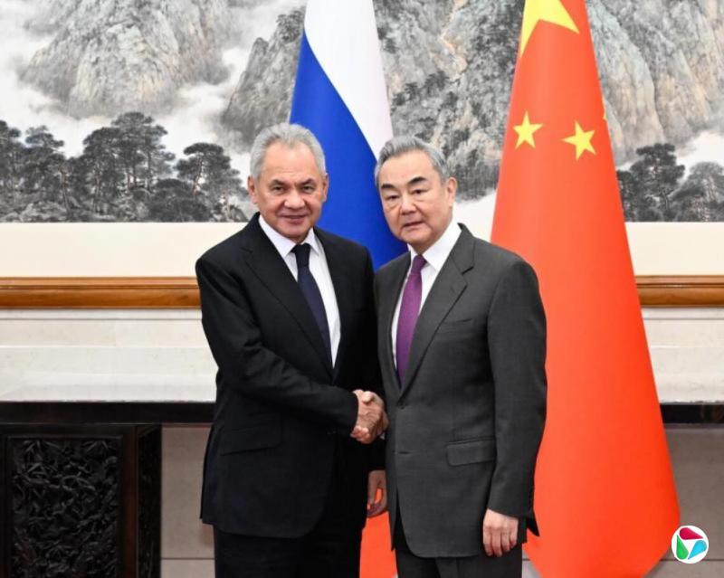 ���㣺�ж�Ӧ���漰�˴˺������������ϼӴ��໥֧��