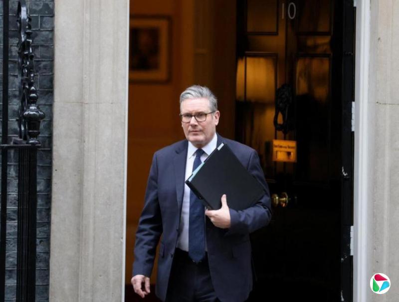 Ӣ�����������������ǰ��ʹ�밮��˹̹��ϵ