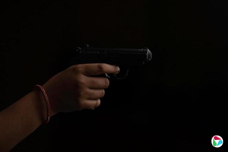 ���ô���ǹ�� 10�˰�������ǹ������