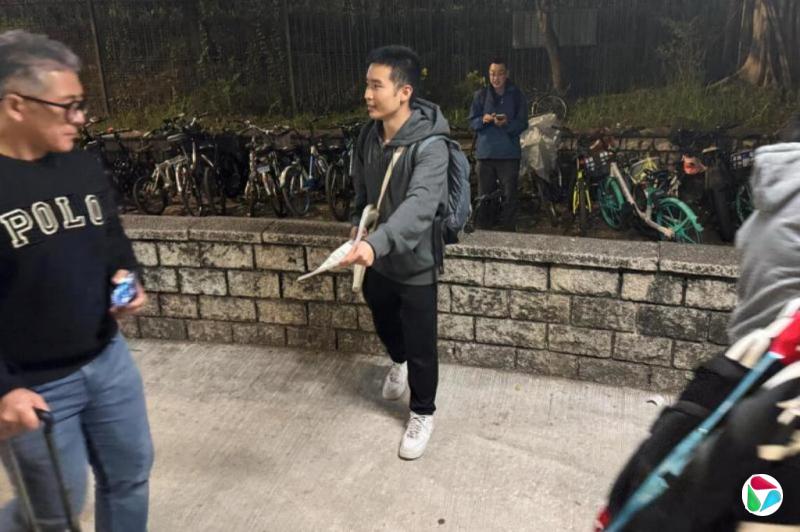 Ϊ���һ�����۸�׷�� �д�ѧ��Υ�ͱ�����