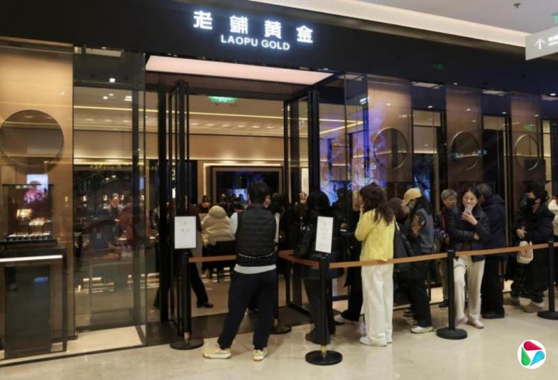 ���̻ƽ�ݱ����µ��Ǽ�