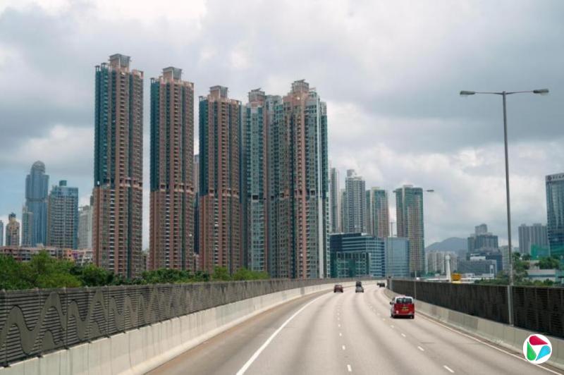 ���¥����С���� ���ں�լ�ɽ����ǳ�һ��