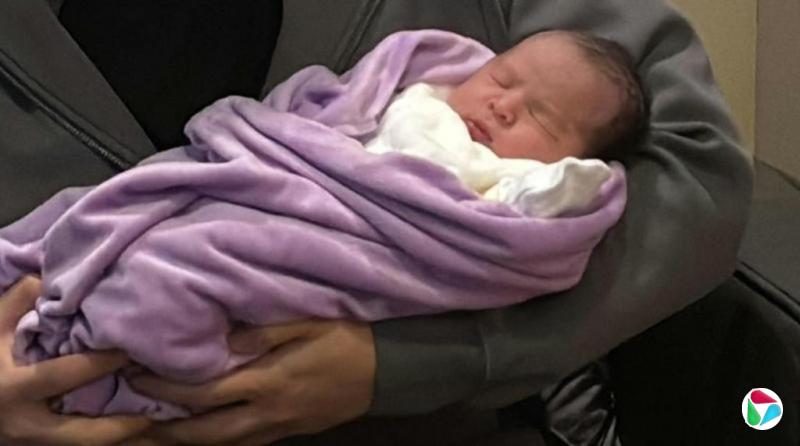 戴庆成:香港马年第一婴