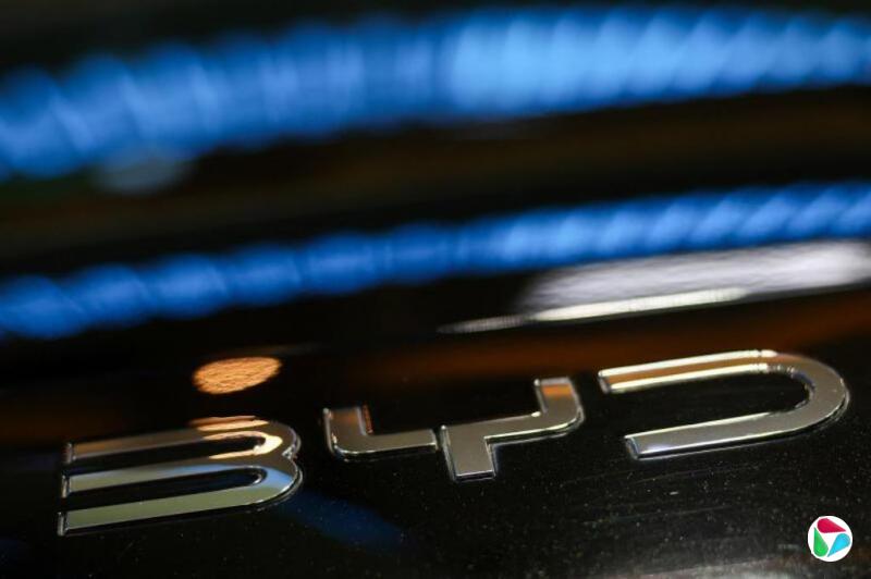 比亚迪2月汽车销量暴跌41%