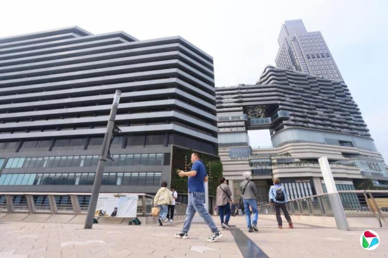 传郑氏家族不愿放弃控制权 新世界发展与黑石谈判受阻