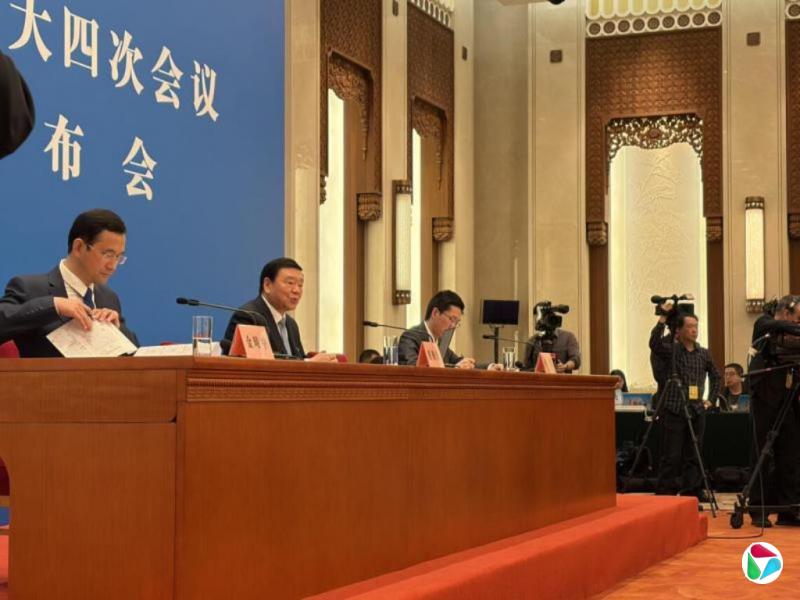 娄勤俭谈中日关系:决不允许外部势力干涉中国内政