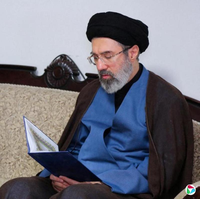 ������Ƭ��ʾ��2024��10��1�գ������ѹ�������䰢��ͼ���������÷�����Ķ����½����͡���÷���������ʵº������������칫�ҡ�