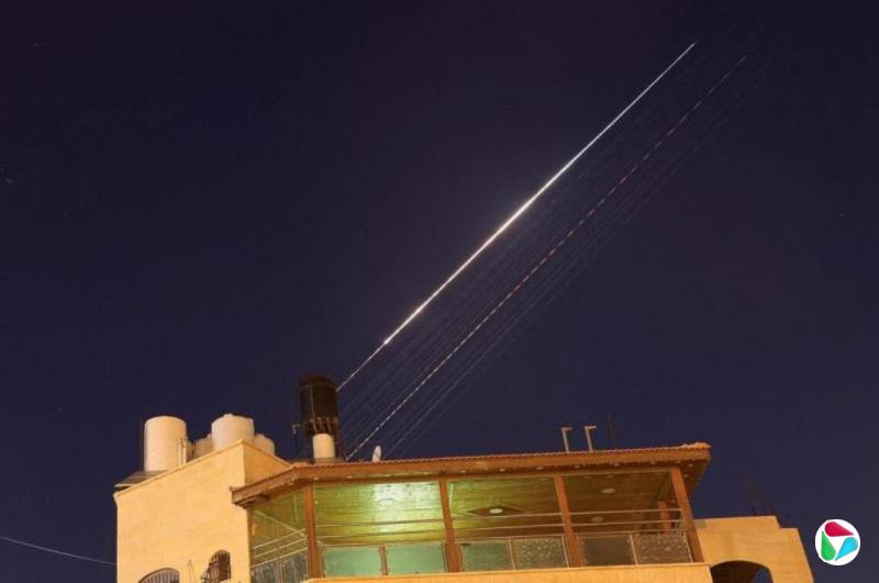 ���ʴ���һ��Ϊ��ɫ�д��¼���������