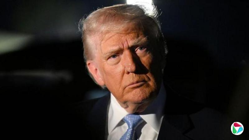 ������������ɫ��װ��ϵ����ɫ�����Ŀ��Ͷ��Զ���������Ǻ�ɫ�ġ�