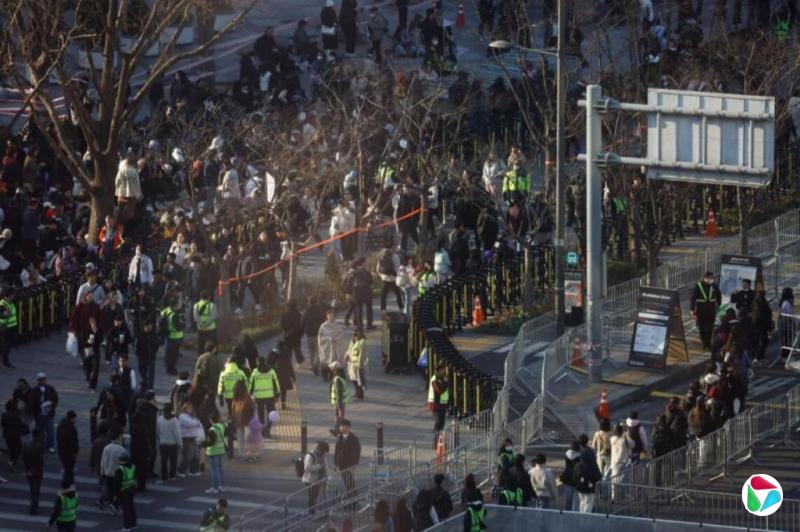 BTS开唱前五小时 首尔市中心约3万人聚集