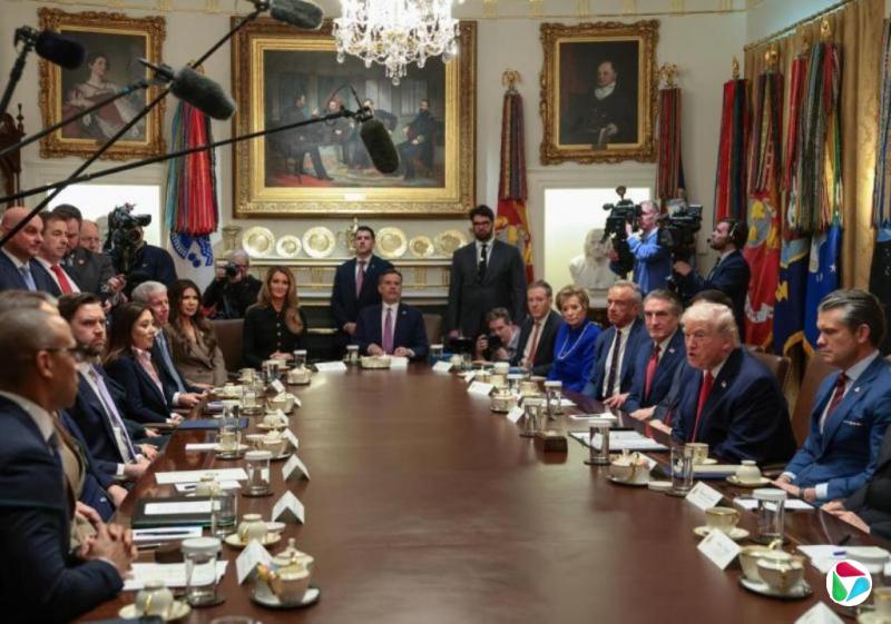 特朗普决定对伊朗动武 暴露“顺从型内阁”的局限