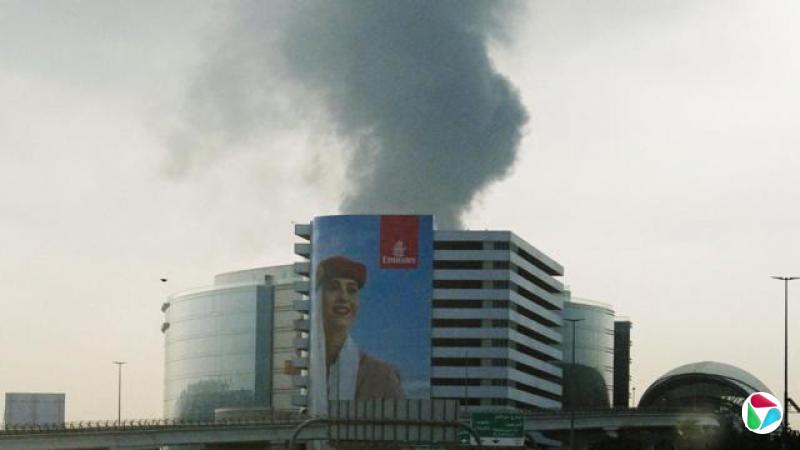 ���˻�Ϯ�����жŰݹ��ʻ���������һ���͹޺�Ũ�̴��������粣�����𡣻���ǰ���У�һ�Ű��������յĺ�������������һ���������������ǽ����������һλŮ�Կշ�Ա��