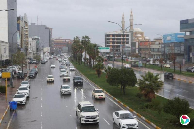 多国遇袭 伊朗称在阿曼港口附近击沉美国船只