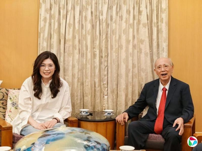 国民党前主席吴伯雄见郑丽文:两岸绝不能动武