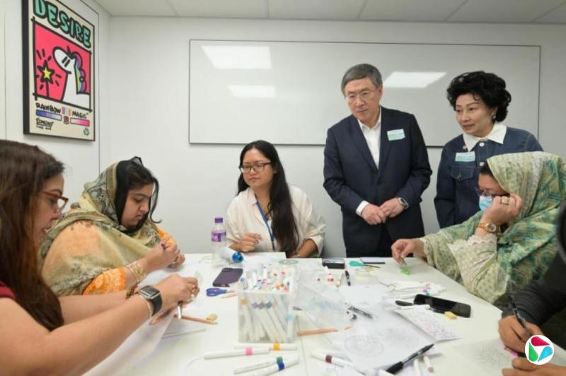 �ͻ�˹̹���ڸ���������� ��������ҽ���