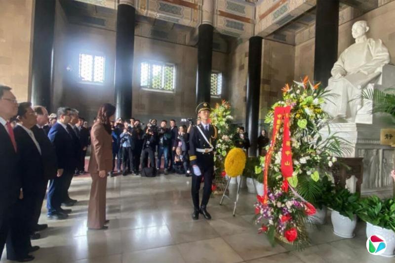 �Ὥ��һ�����ų��� ֣���ģ��������л�������µ䷶