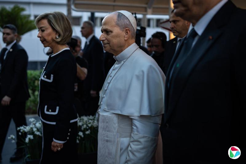 在梵蒂冈,教宗良十四世成为特朗普总统的新对手。