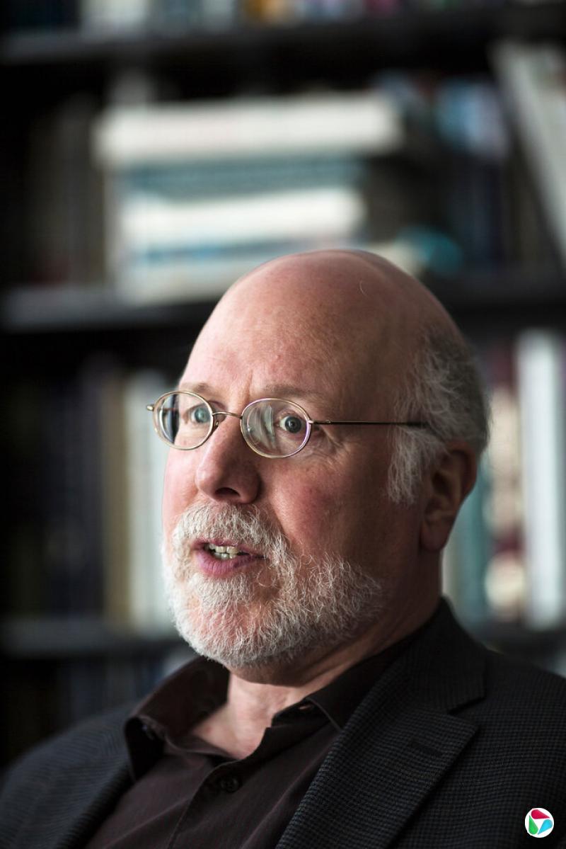 ��ʷ�ٷҡ���˹��Ϊ����˹̹׫д��һ���Ƽ����������������밮��˹̹̽�ֿ�ѧ���⣬���ư���˹̹��������ĳ������ѧ���۵ġ�Ψһ�����ߡ���