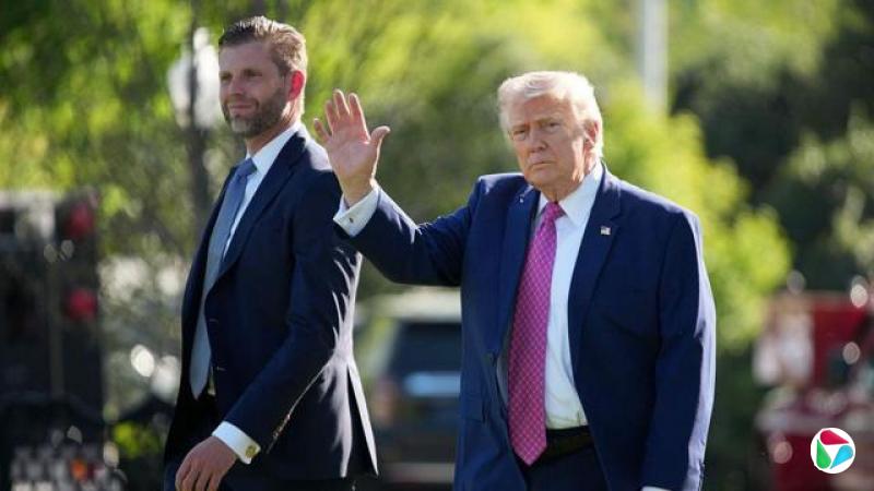 ���ɵ¡�������һ�߻���һ�ߺͶ��Ӱ���˲�����С�