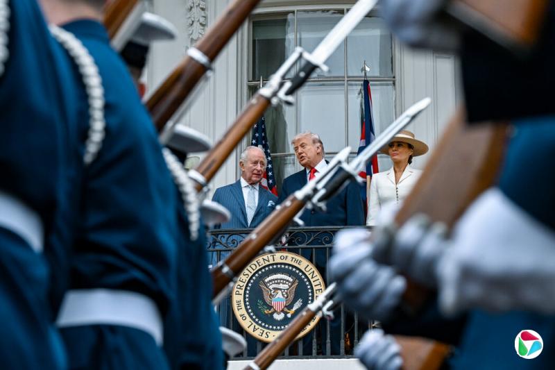 �ܶ������˹����������ͳ�������ڰ׹����档�������������˲��ӣ����Ƕ����ù���Ԫ�����ܸ��������⽻������