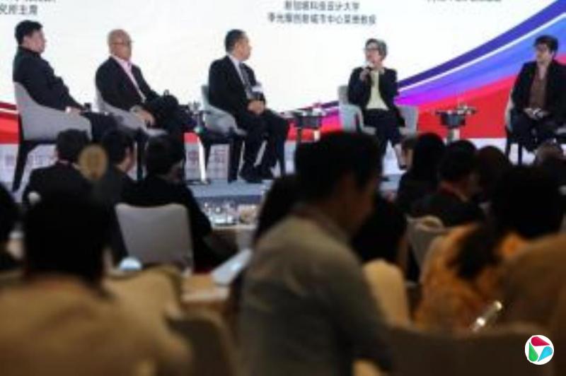 一艘液化天然气运输船在阿曼湾遭袭