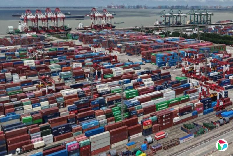 中国10月出口意外萎缩1.1% 为八个月来首次下滑