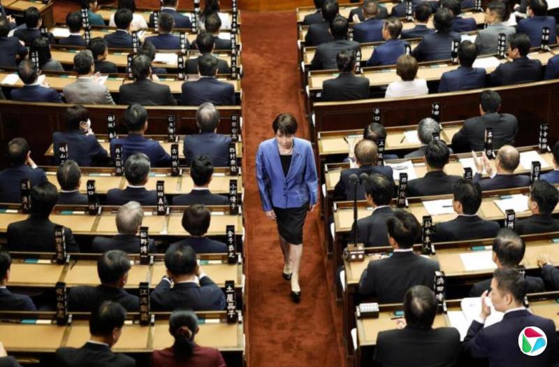 国际特稿:“铁娘子”高市下一程路在何方?