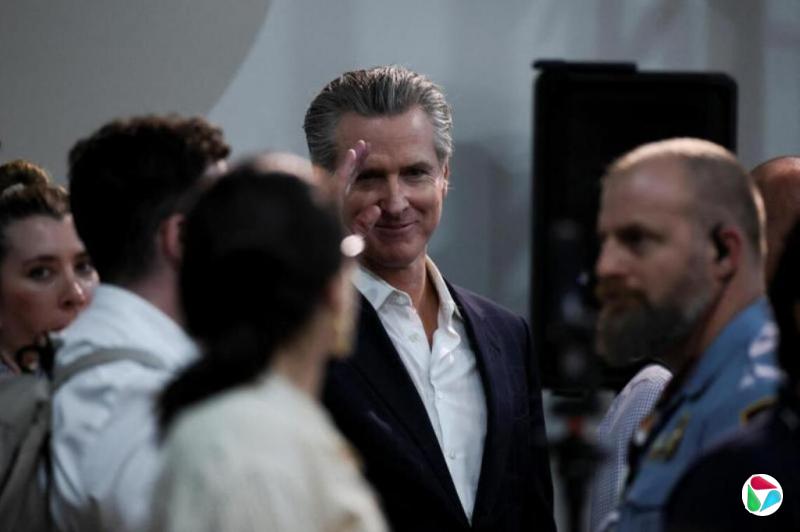 加州州长纽森抨击特朗普的气候政策“愚蠢”