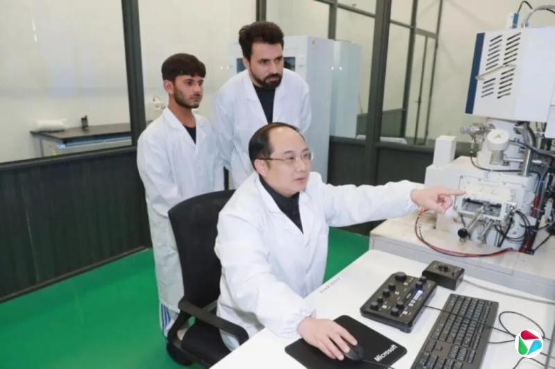 于泽远:骗子当上首席科学家