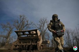 ���������˻�Ϯ�����������ɶԵľƵ� ����24����