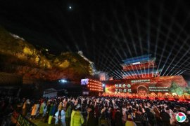 �������ӭ���� չ����ƽ���Ҹ�