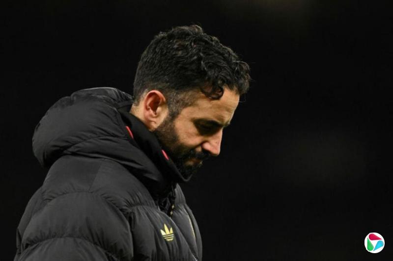 执教仅14个月 曼联主帅阿莫林下课