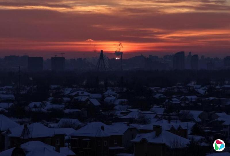 俄猛烈空袭基辅致千栋公寓供暖中断