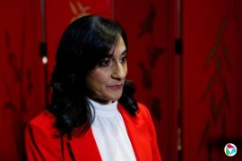 ���ô��ⳤ���������������ƶ���ɳ�ش�ʵ�ֺ�ƽ