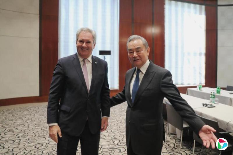 王毅:中国从不要求别国选边站队 中阿合作不针对第三方