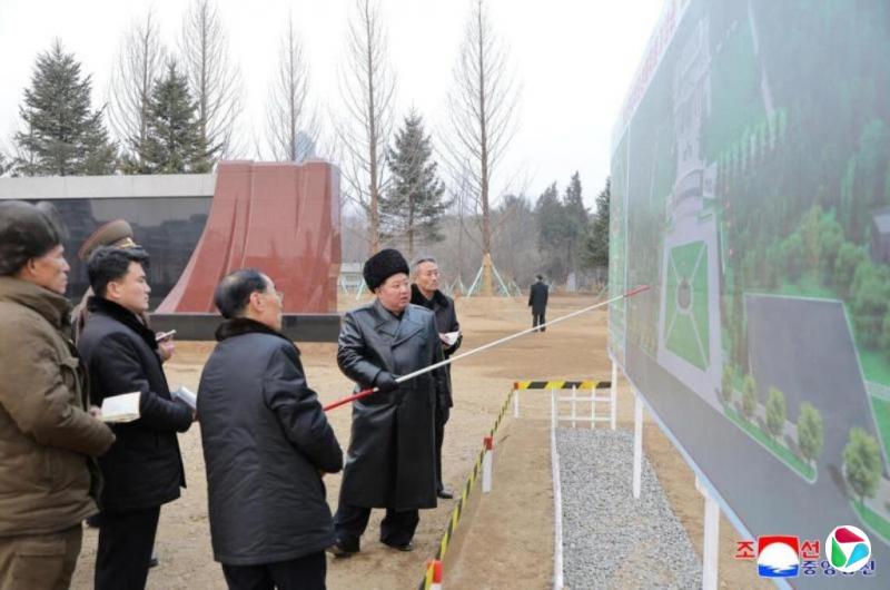 金正恩现场指导海外军事作战功勋纪念馆建设工作