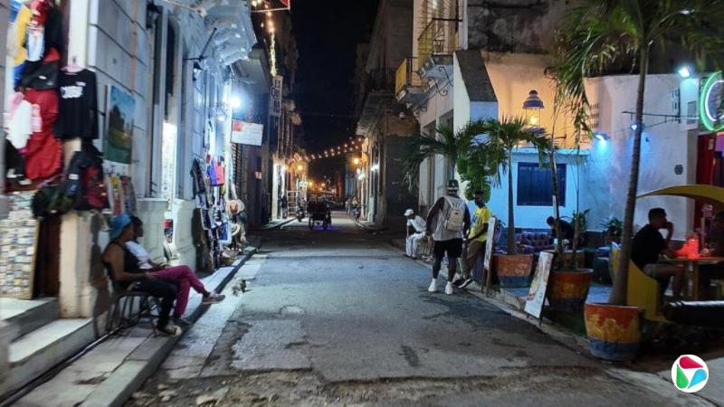 �����ظ壺����һ̶��ˮ�����پ��� �Ű�����Ϊ����Զ������