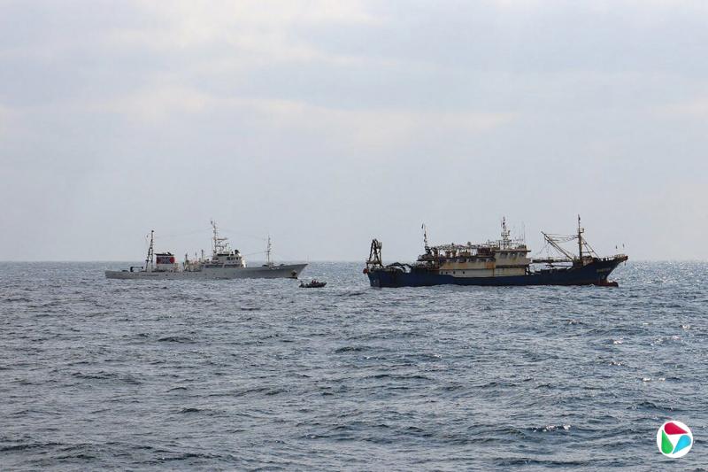 �ձ�ˮ����������һ����Ƭ��ʾ�������ڳ��������һ���ձ�Ѳ�ߴ��������й��洬���к��С�