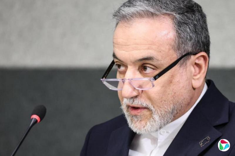 伊朗外长:伊朗有权自我捍卫 无意攻击邻国