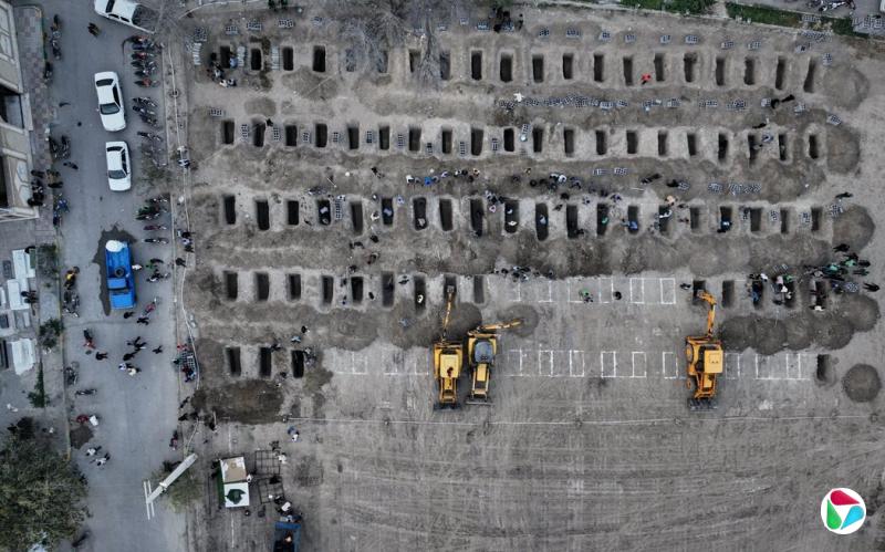 2��28�տ�Ϯ��ɥ���Ķ�ͯ����ʦ����ǰ��������Ա�����ھ�����������ɲ���һ��Ĺ�����˽�100����Ĺ��