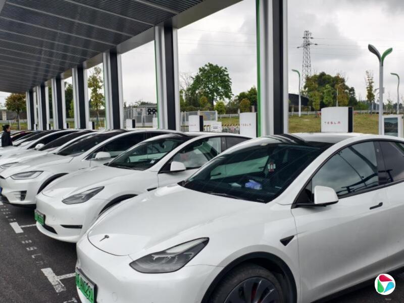 特斯拉在中国最大高速超充项目启用